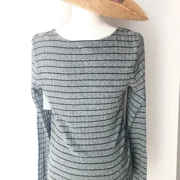 PST gray striped top XL - Picture 3 of 7